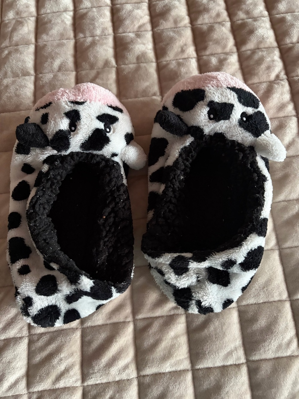 Plush Cow Print One-Piece Slippers - Black & White